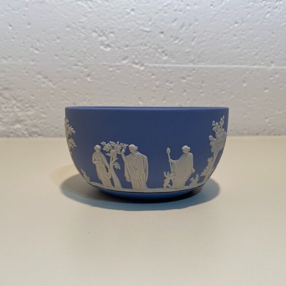 Wedgwood Blue Jasperware Small Round Bowl with White Motif - Picture 2 of 10
